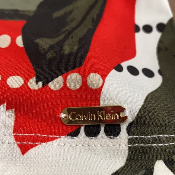 Calvin Klein || Woman’s Faux-Leather-Trim Top Ivory Red size Sz: Small - Picture 8 of 8